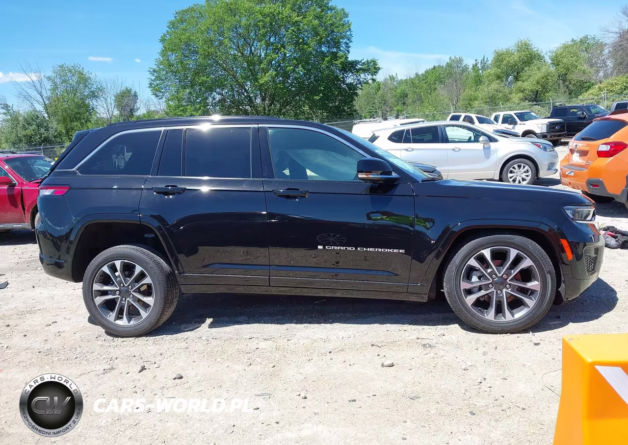 2024 Jeep Grand Cherokee Overland 4X4 VIN:1C4RJHDG7RC206308 - 14