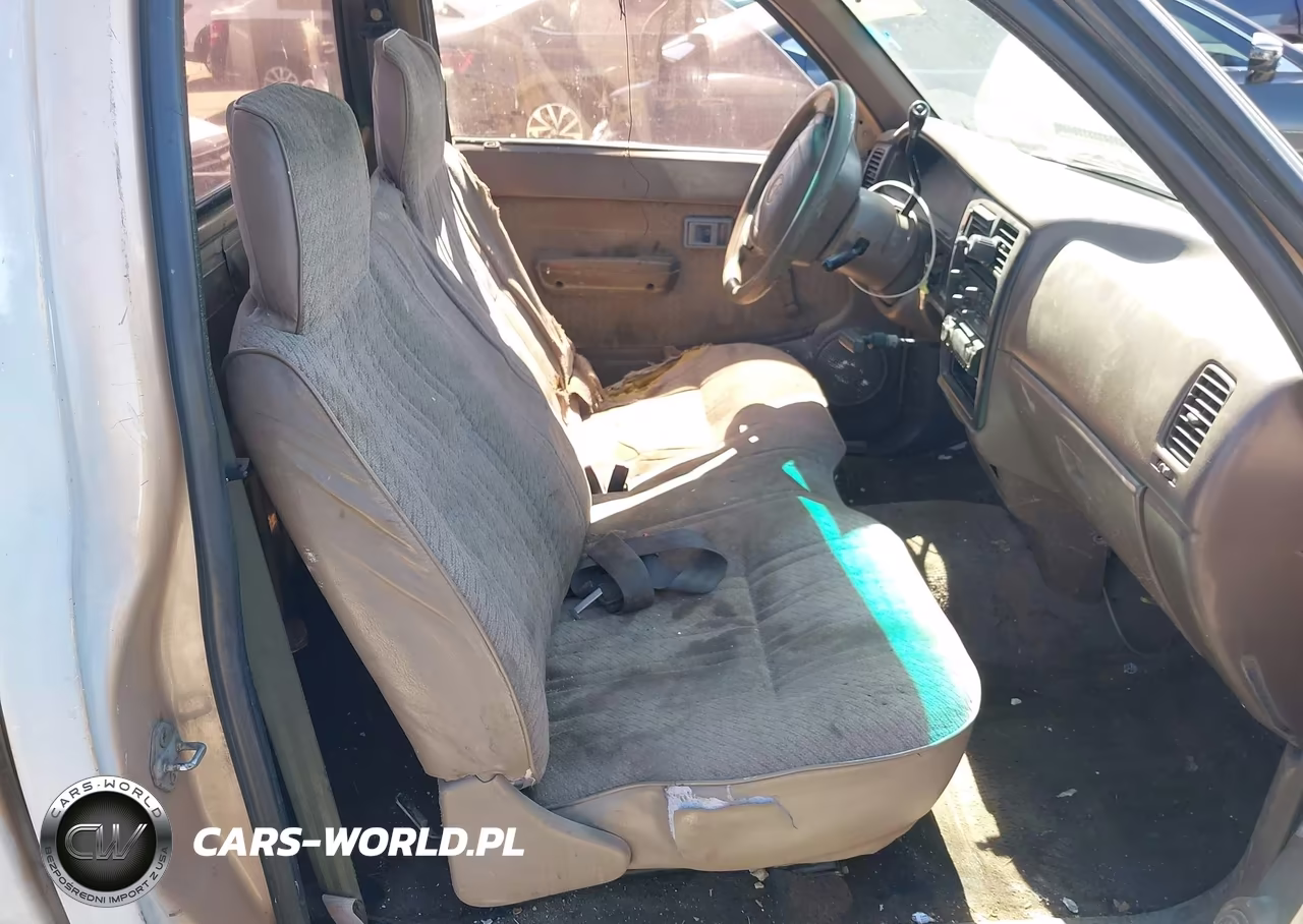 1996 Toyota Tacoma VIN:4TANL42N7TZ111203 - 8