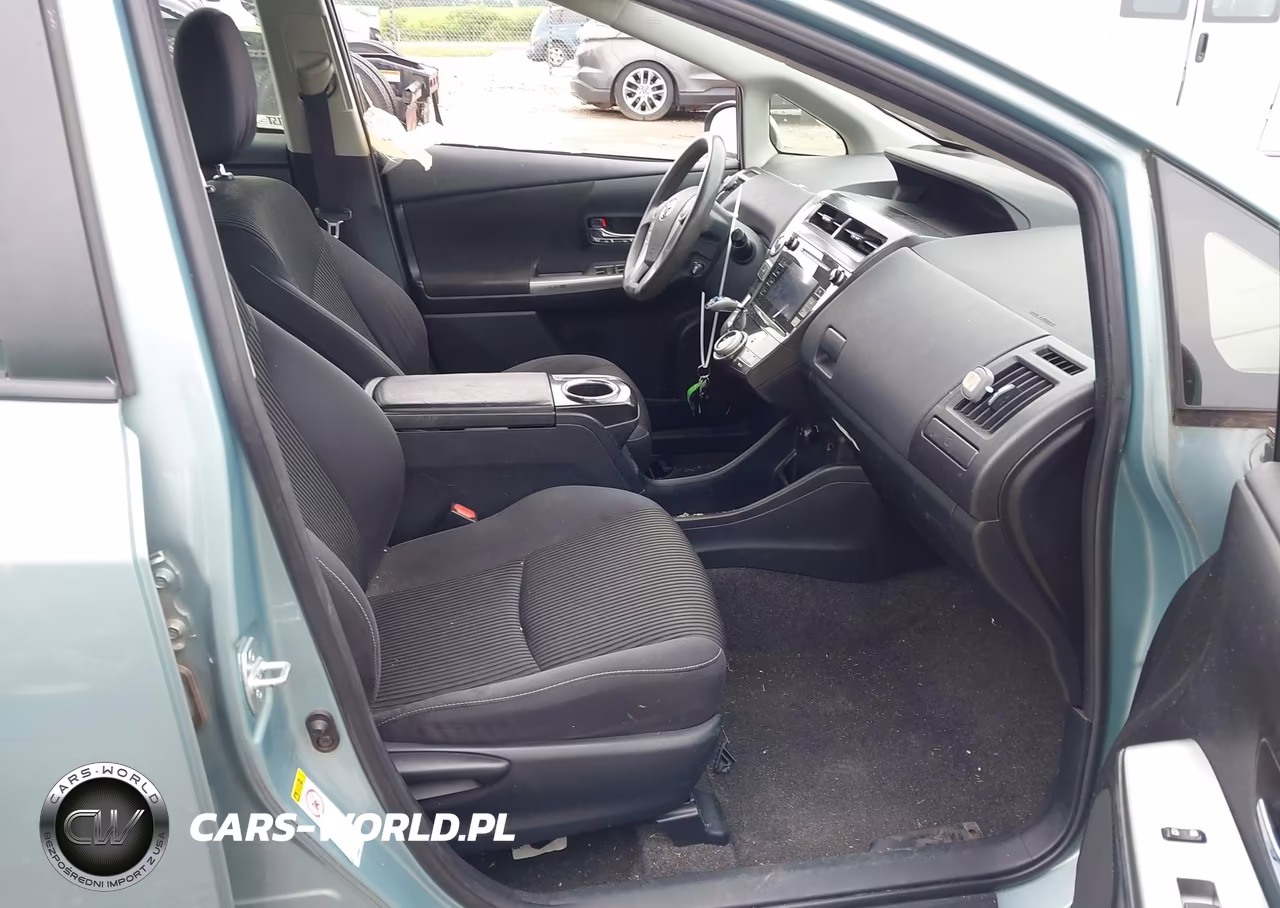 2017 Toyota Prius V Two VIN:JTDZN3EU5HJ058259 - 5