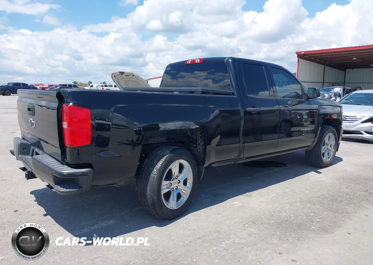 2017 Chevrolet Silverado 1500 Custom VIN:1GCRCPEH6HZ147193 - 4