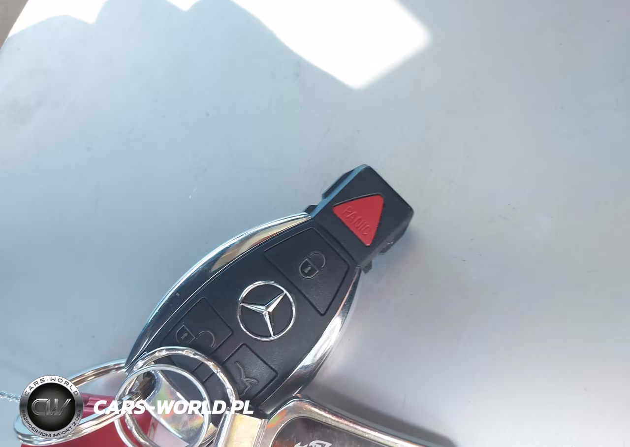 2018 Mercedes-Benz C 300 4Matic VIN:55SWF4KB8JU247220 - 11