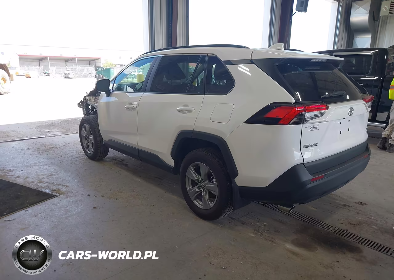 2025 Toyota Rav4 Xle VIN:2T3P1RFV1SC513728 - 3