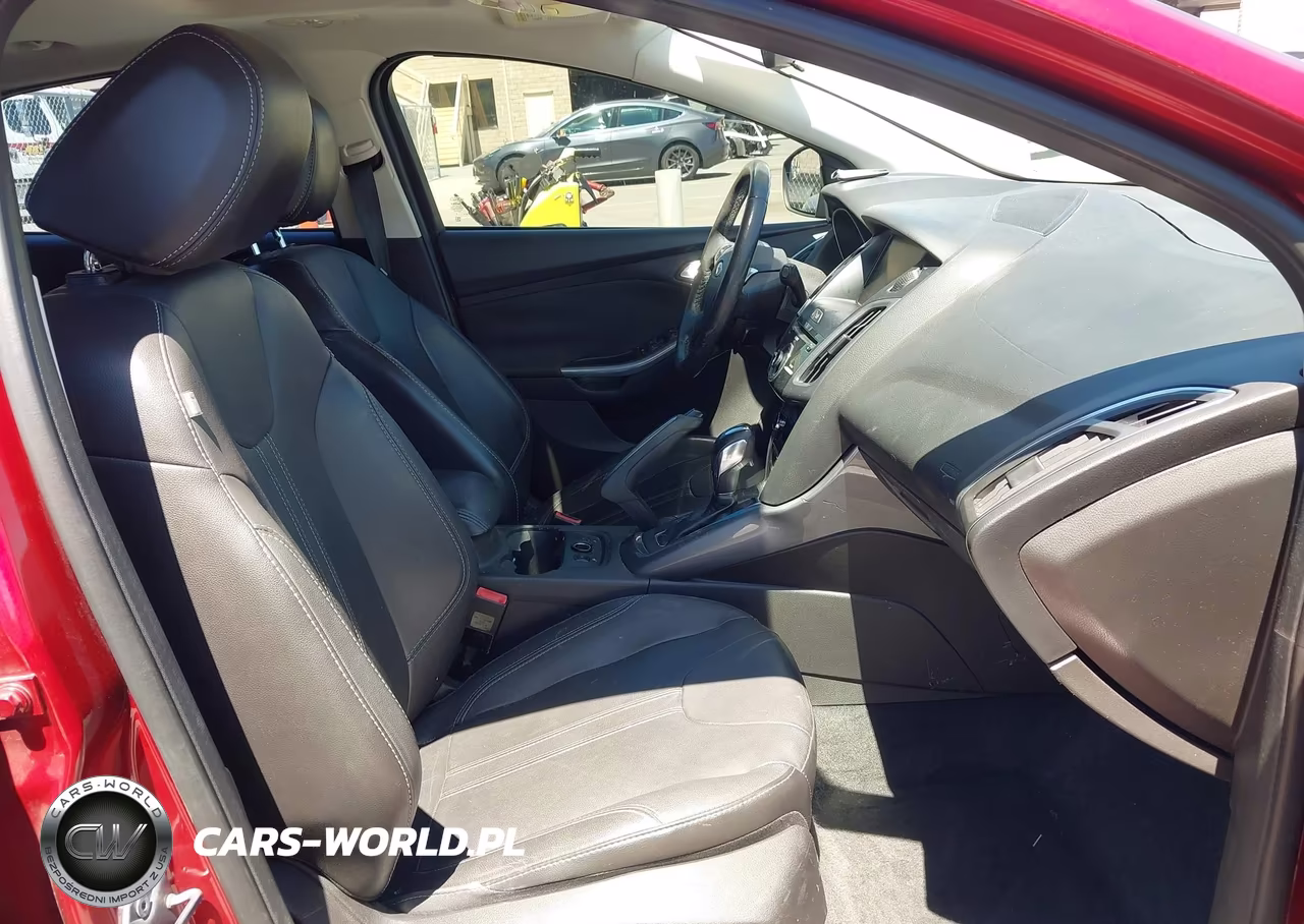 2013 Ford Focus Titanium VIN:1FADP3N2XDL178064 - 5