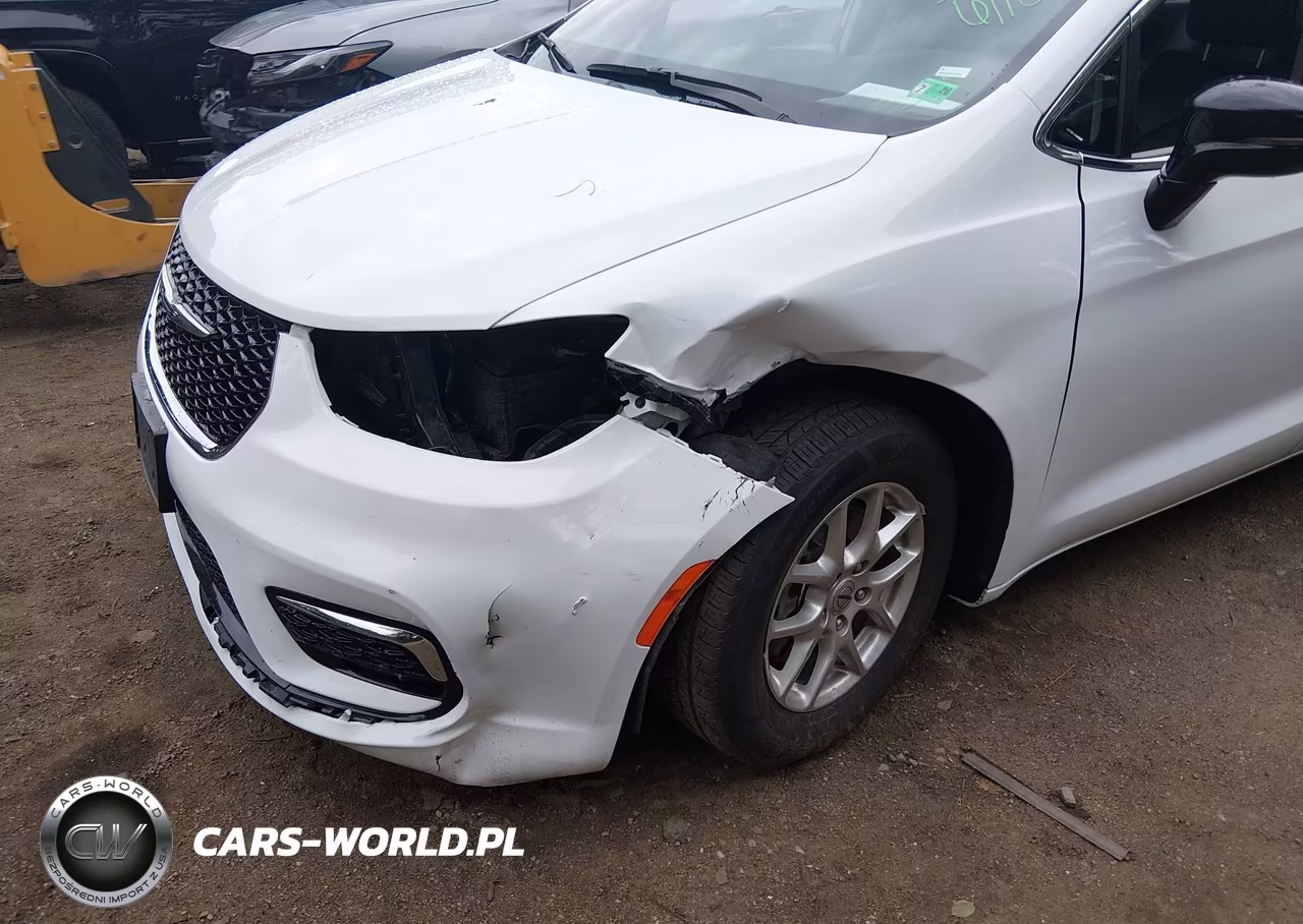 2024 Chrysler Pacifica Touring L VIN:2C4RC1BG4RR165325 - 6