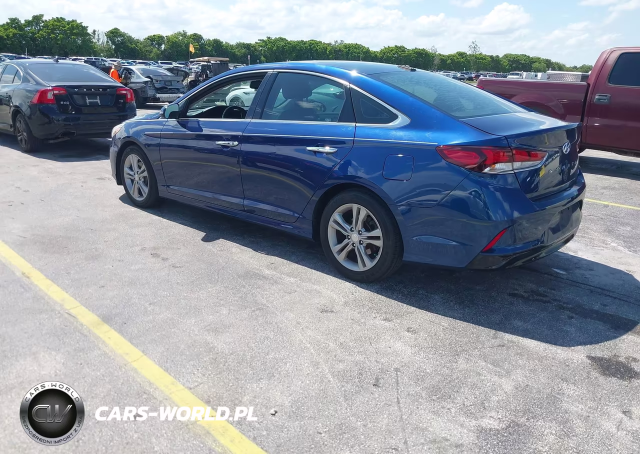 2018 Hyundai Sonata Limited VIN:5NPE34AFXJH647940 - 3