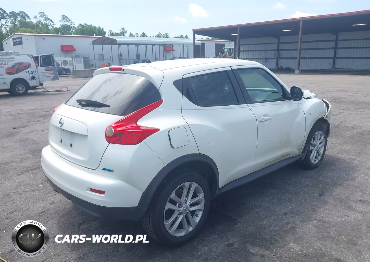 2014 Nissan Juke S VIN:JN8AF5MR7ET350910 - 4