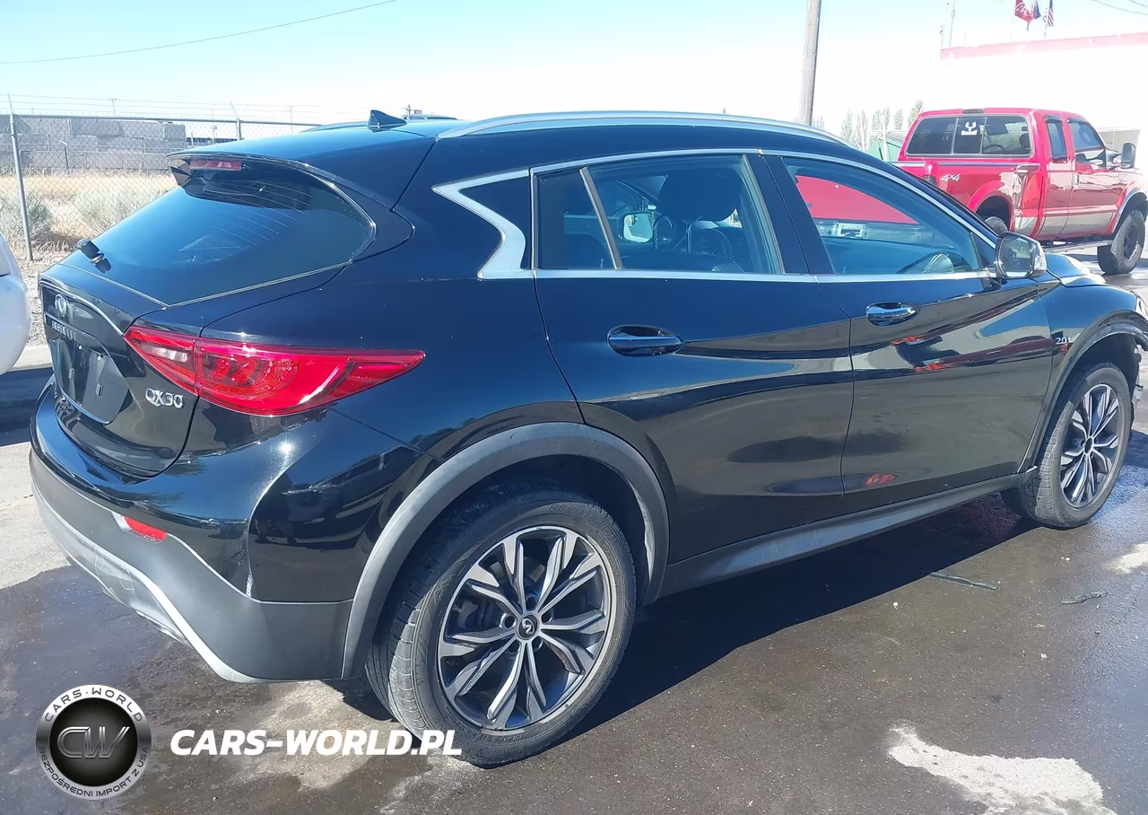 2017 Infiniti Qx30 Luxury VIN:SJKCH5CRXHA025567 - 4