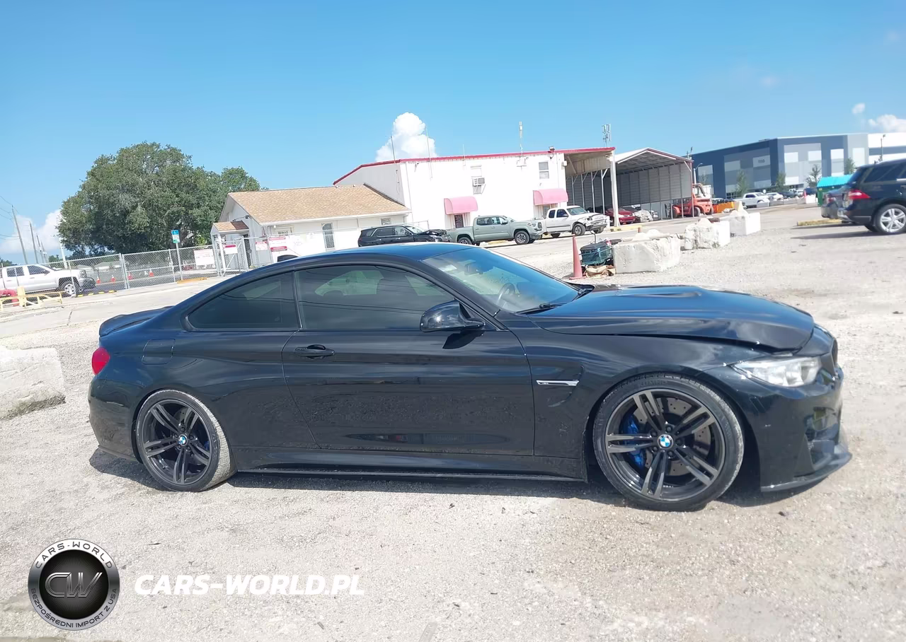 2015 BMW M4 VIN:WBS3R9C51FK334526 - 13