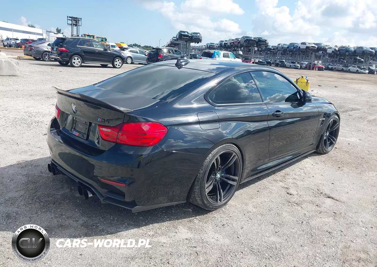 2015 BMW M4 VIN:WBS3R9C51FK334526 - 4