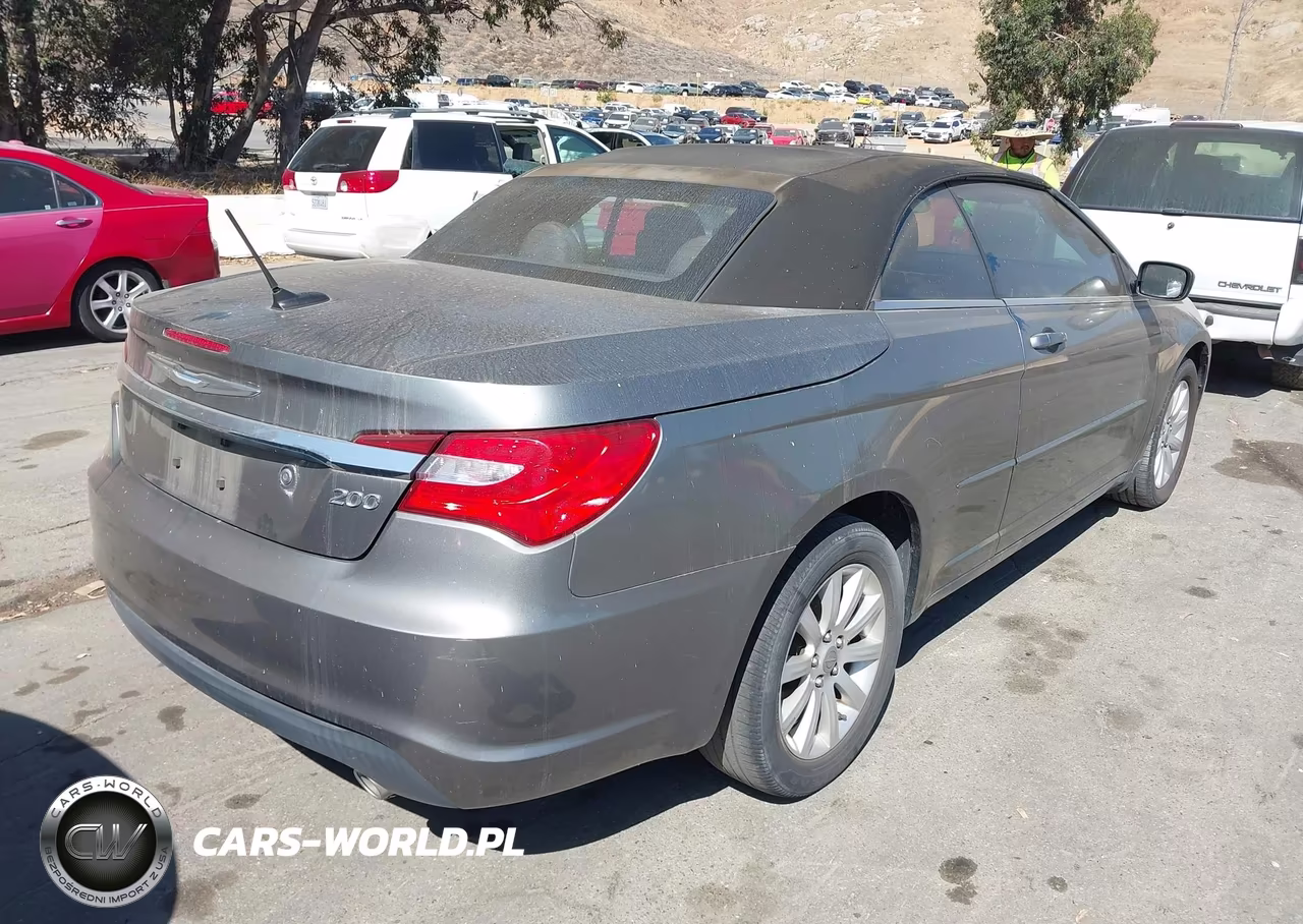 2012 Chrysler 200 Touring VIN:1C3BCBEG4CN281541 - 4