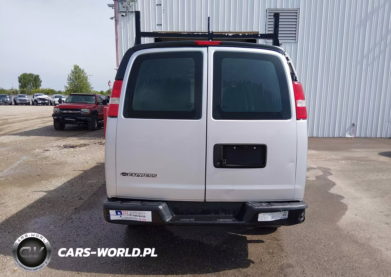 2018 Chevrolet Express 3500 Work Van VIN:1GCZGHFG1J1334085 - 21