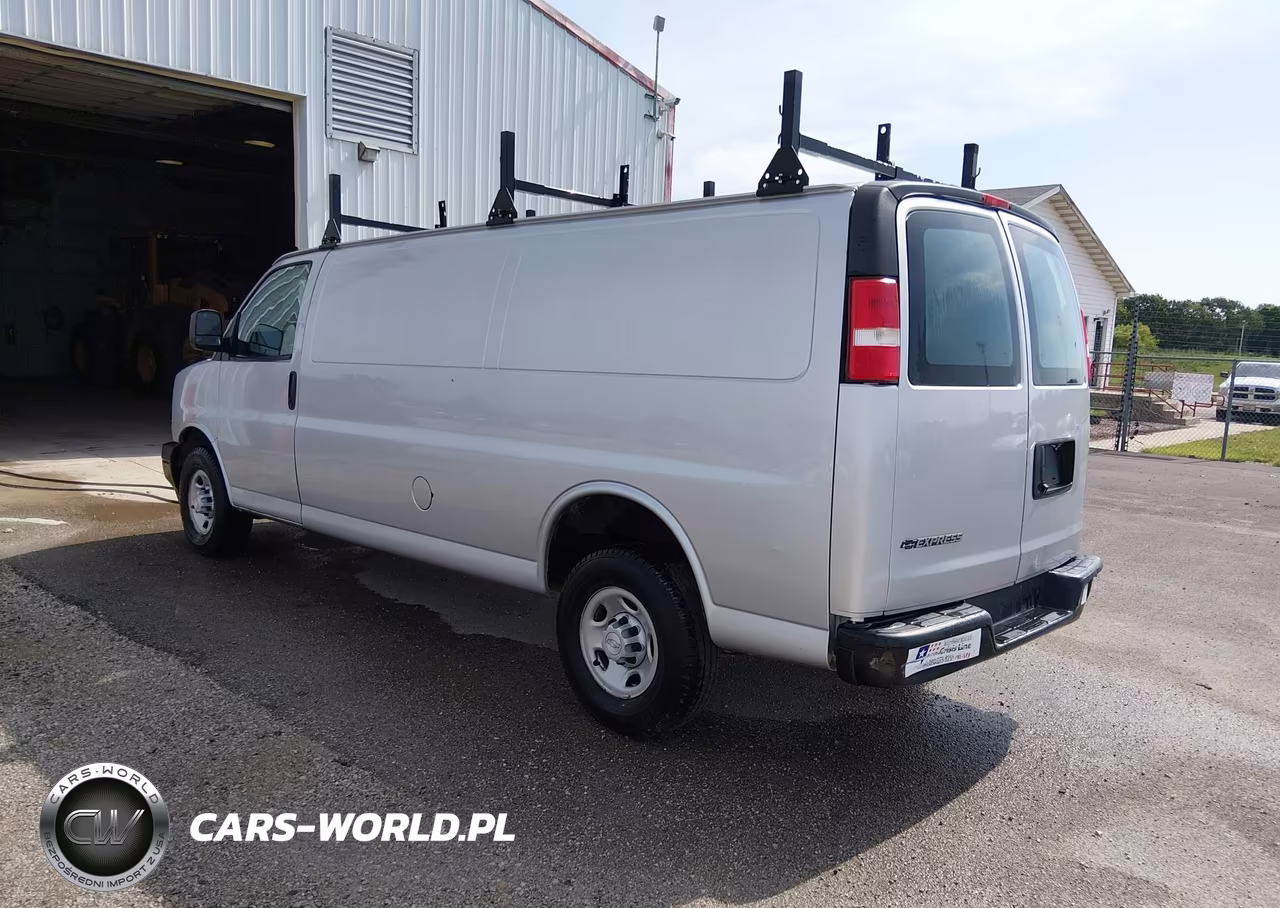2018 Chevrolet Express 3500 Work Van VIN:1GCZGHFG1J1334085 - 3