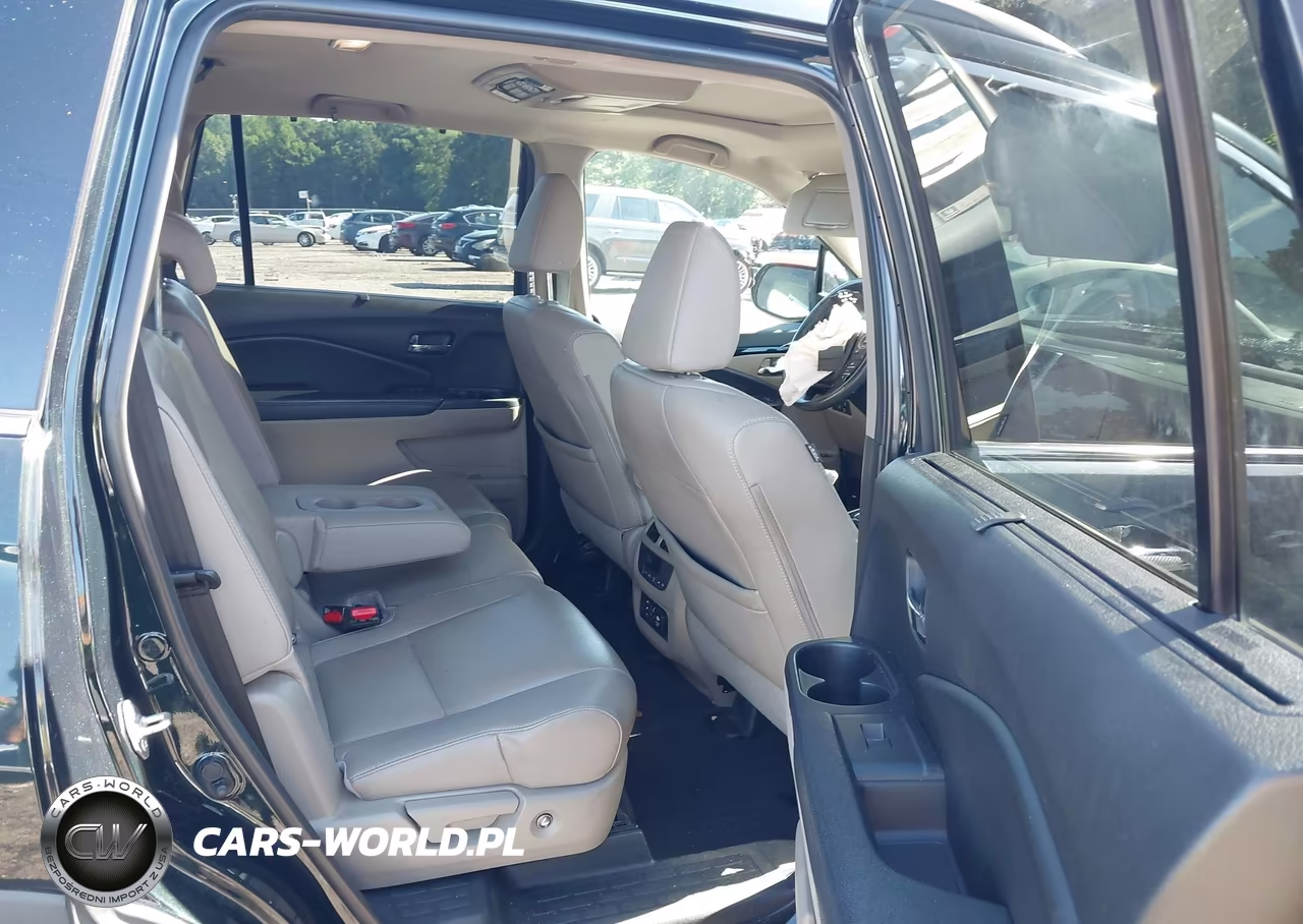 2017 Honda Pilot Touring VIN:5FNYF6H99HB094867 - 8
