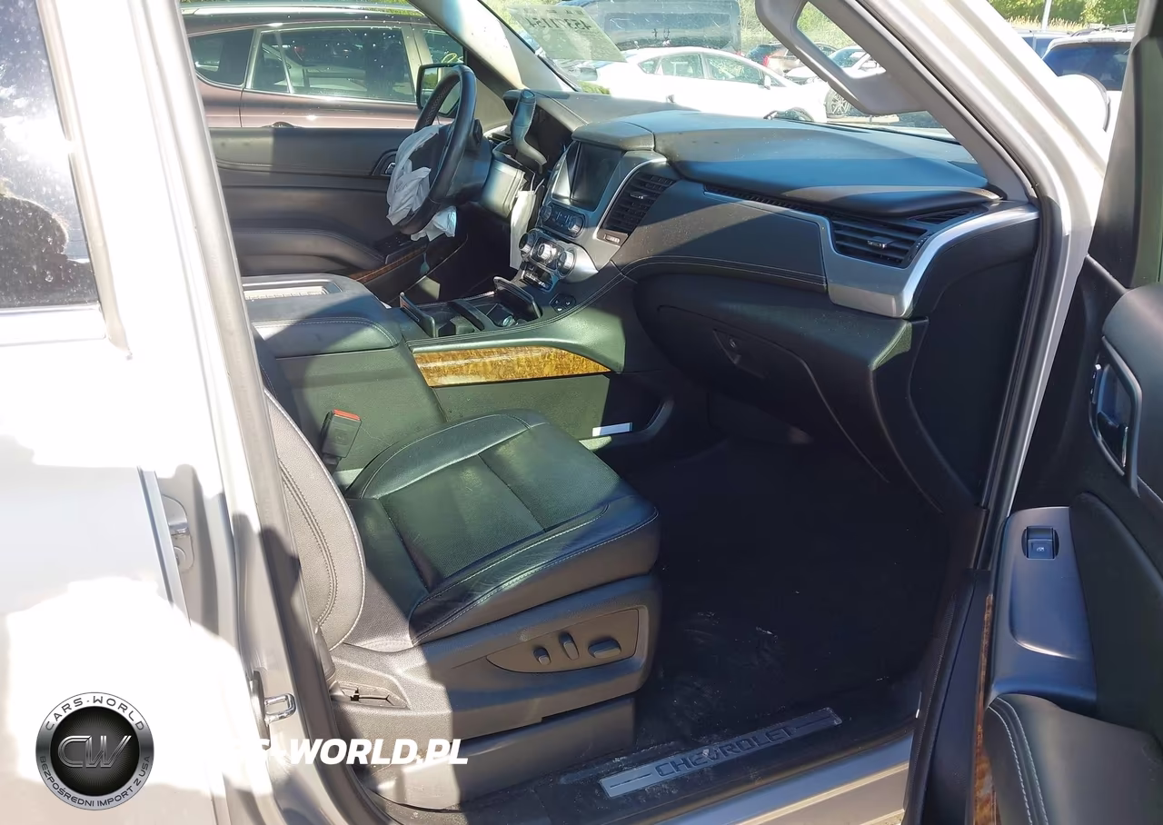 2017 Chevrolet Suburban Premier VIN:1GNSKJKC5HR311213 - 5