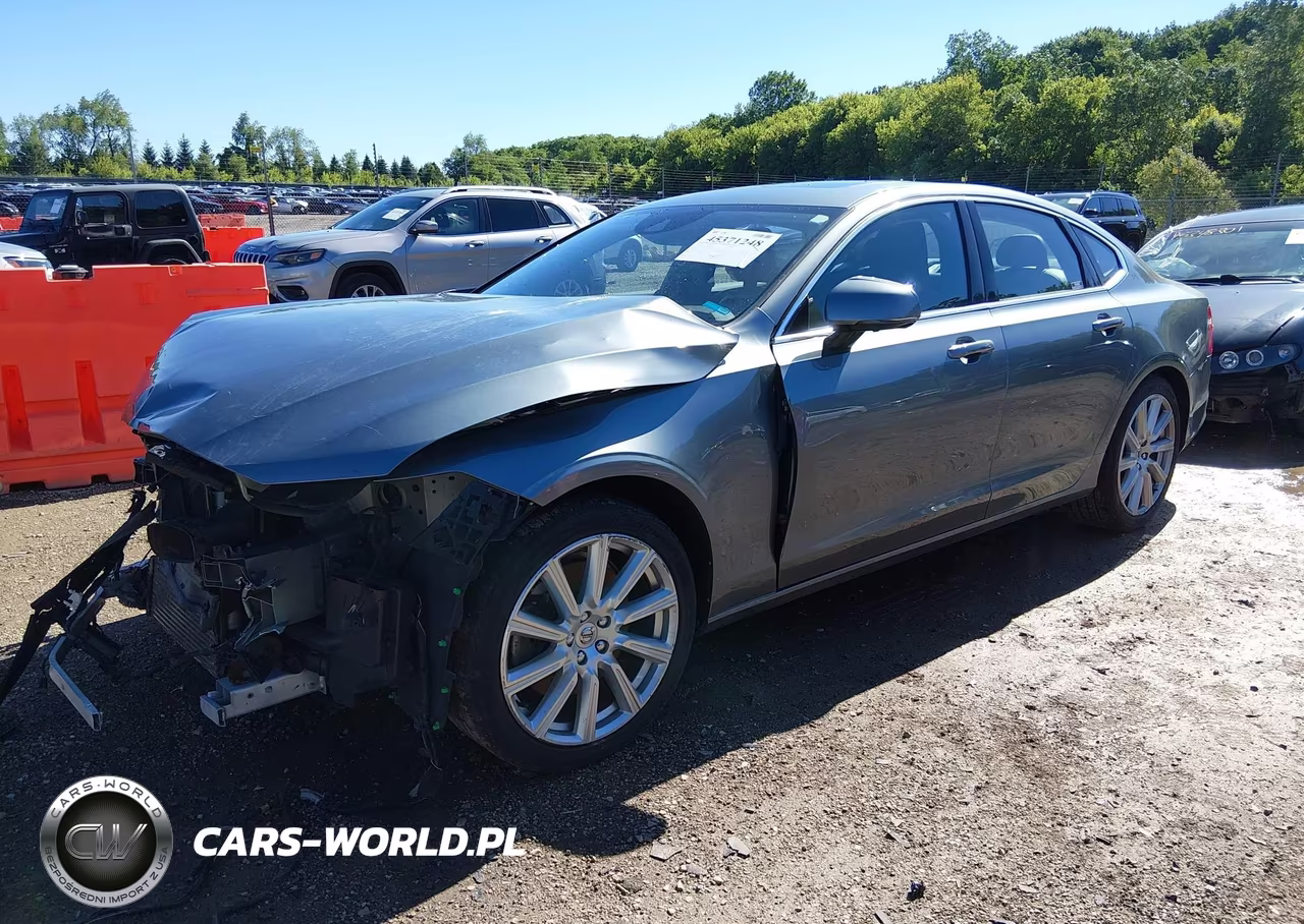 2017 Volvo S90 T6 Momentum VIN:YV1A22MK2H1010390 - 2