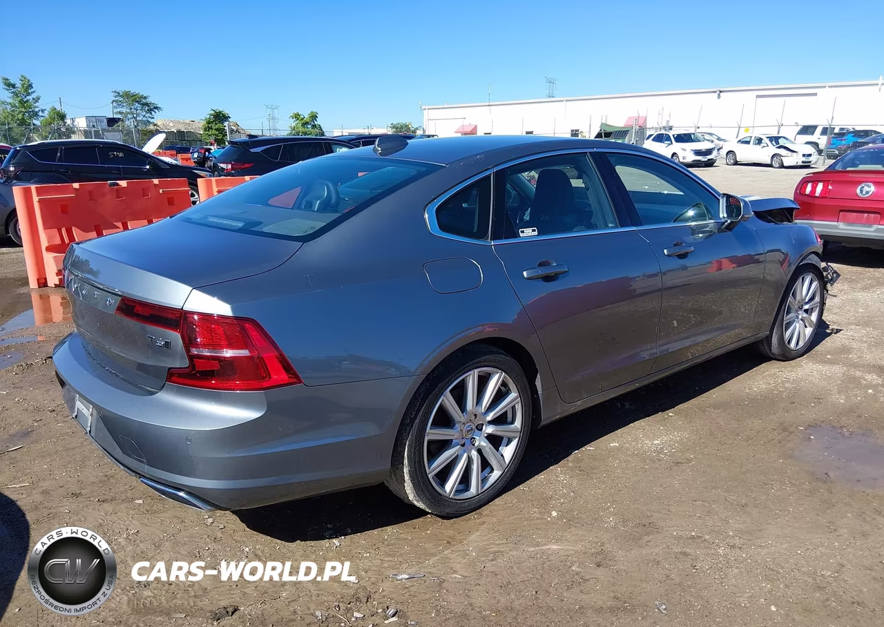 2017 Volvo S90 T6 Momentum VIN:YV1A22MK2H1010390 - 4