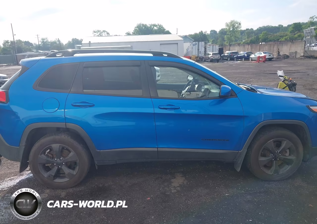 2018 Jeep Cherokee Latitude 4X4 VIN:1C4PJMCX9JD546799 - 13
