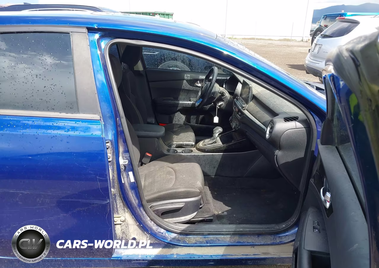 2019 Kia Forte S VIN:3KPF34AD0KE110647 - 5