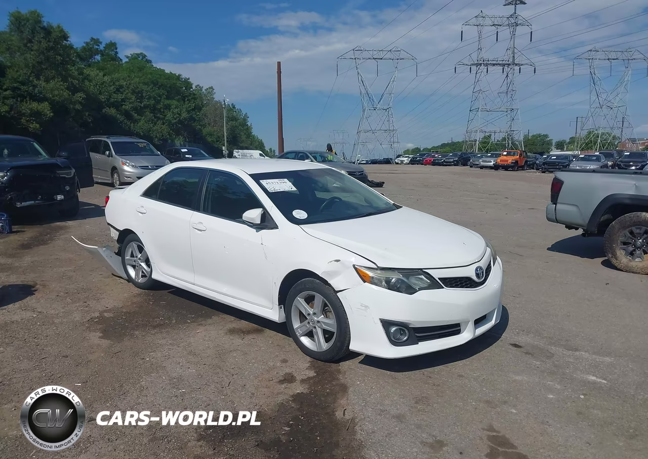 2014 Toyota Camry Se – zdjęcie 1 z 19