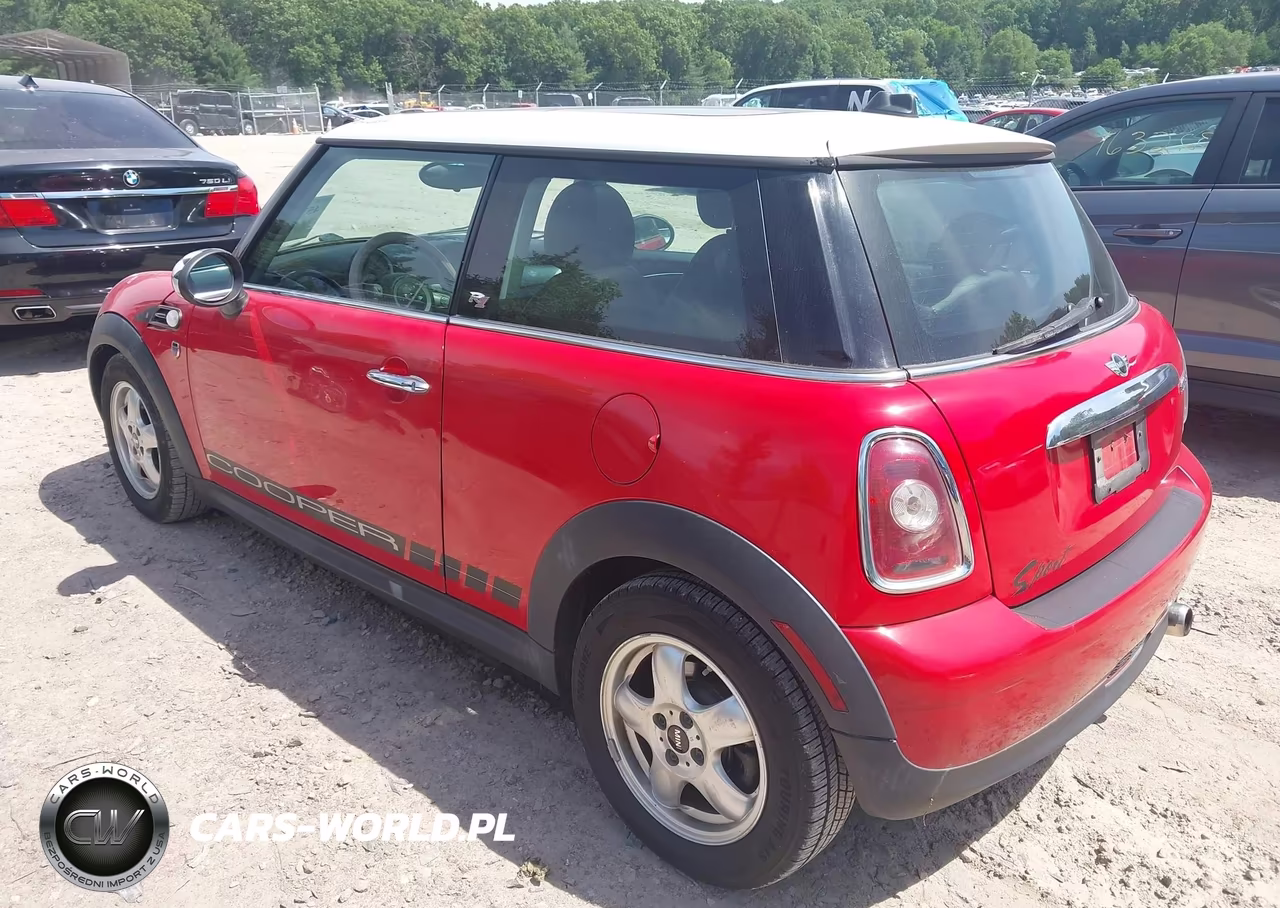 2009 Mini Cooper VIN:WMWMF33529TW72790 - 3