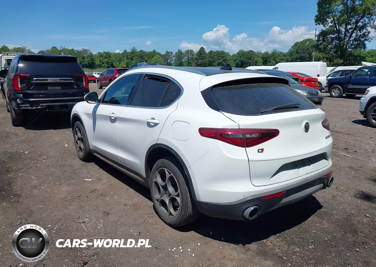 2018 Alfa Romeo Stelvio Ti Awd VIN:ZASFAKBN4J7C28952 - 3