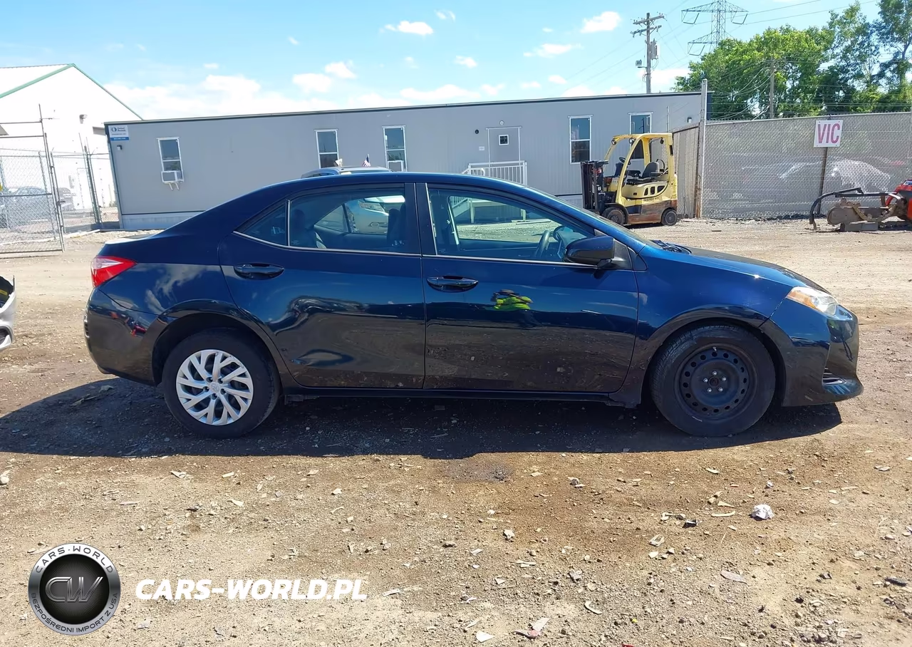 2019 Toyota Corolla Le VIN:5YFBURHE2KP905012 - 13