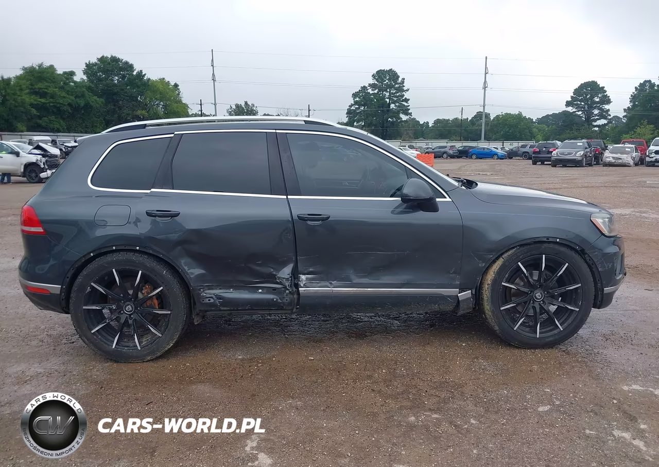 2015 Volkswagen Touareg V6 Lux VIN:WVGEF9BP8FD005558 - 6