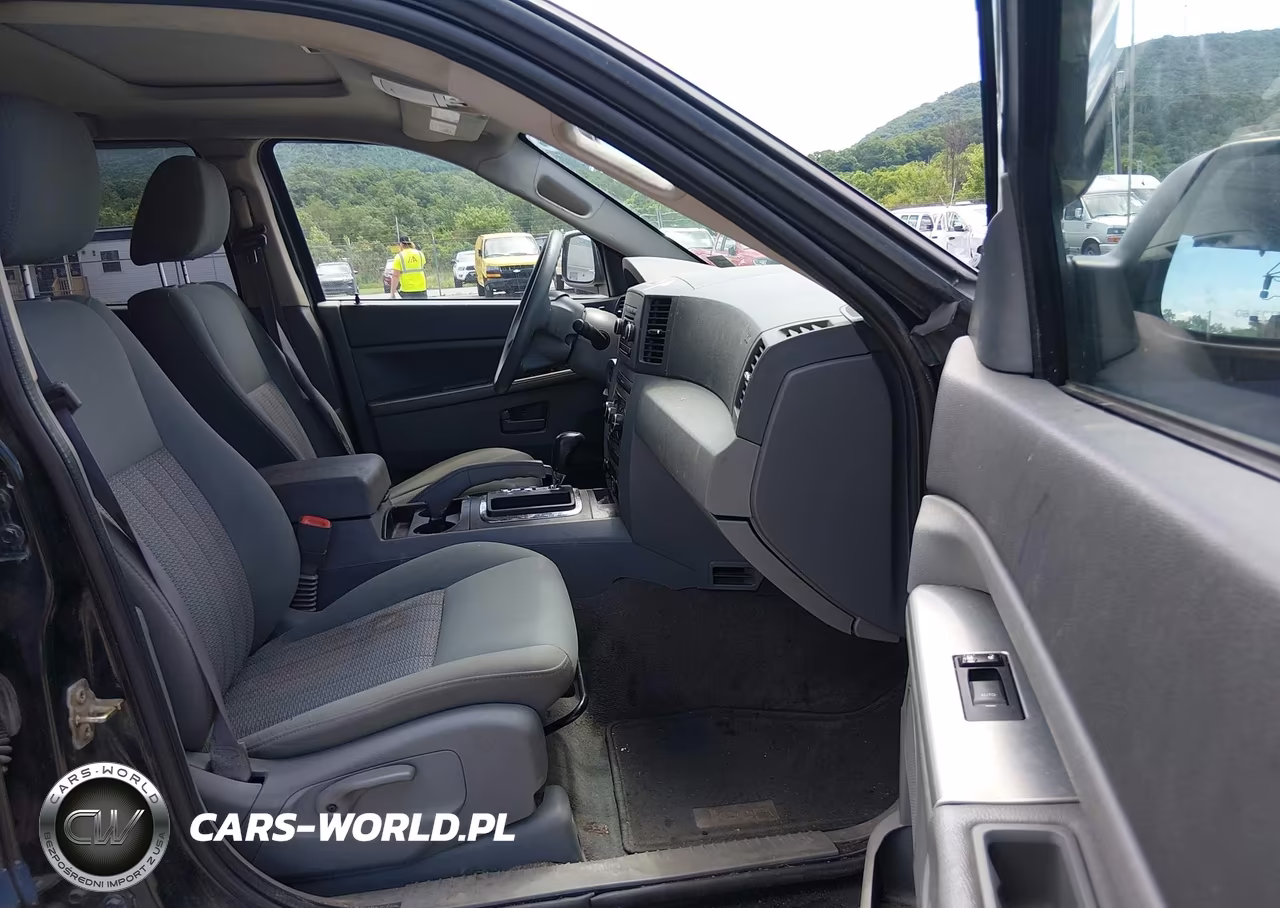 2007 Jeep Grand Cherokee Laredo VIN:1J8GR48K87C579936 - 5
