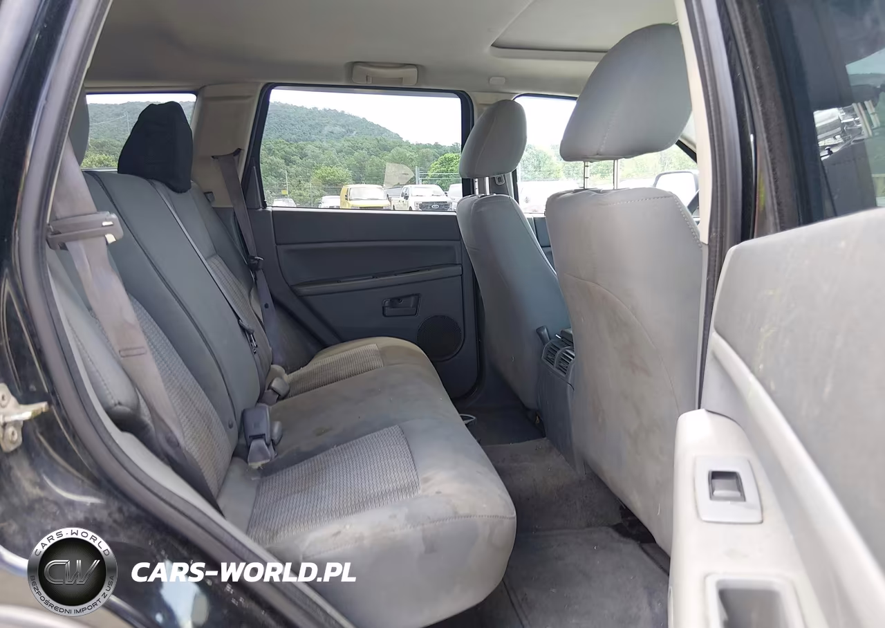2007 Jeep Grand Cherokee Laredo VIN:1J8GR48K87C579936 - 8