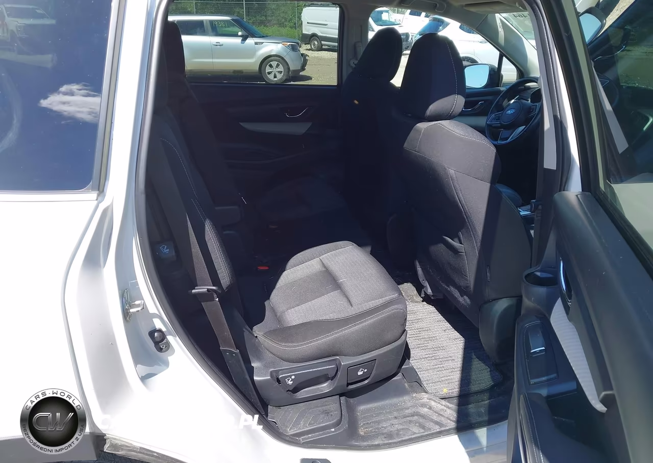2019 Subaru Ascent Premium VIN:4S4WMACD4K3446670 - 8