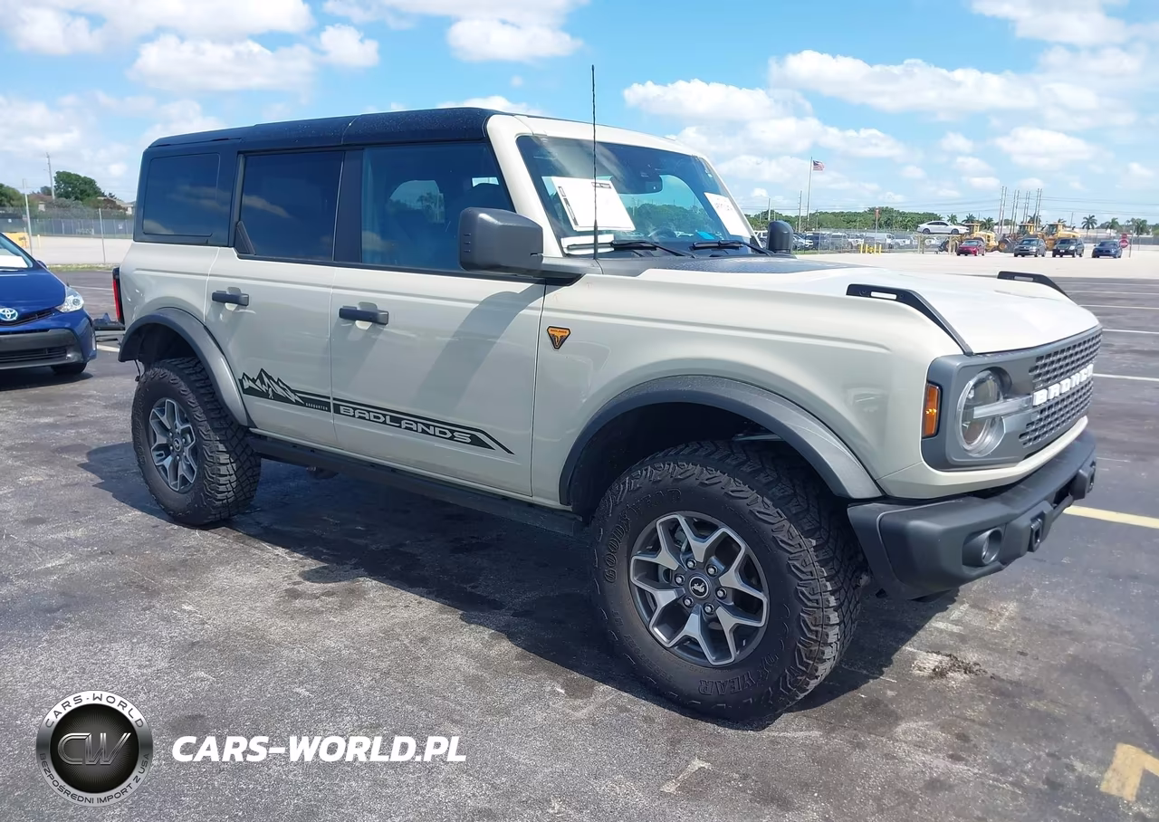2025 Ford Bronco Badlands – zdjęcie 1 z 17