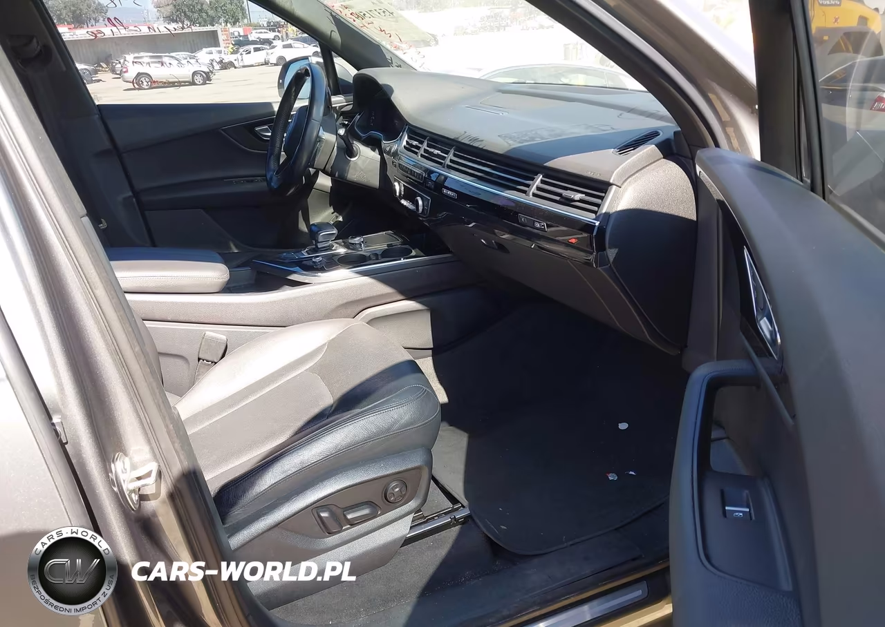 2017 Audi Q7 3.0T Premium VIN:WA1LAAF71HD024262 - 5