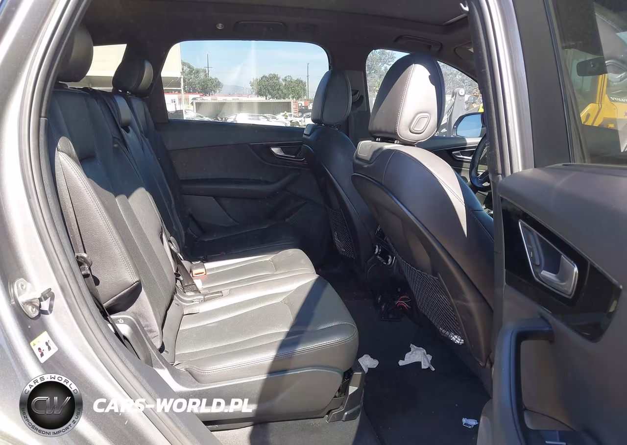 2017 Audi Q7 3.0T Premium VIN:WA1LAAF71HD024262 - 8