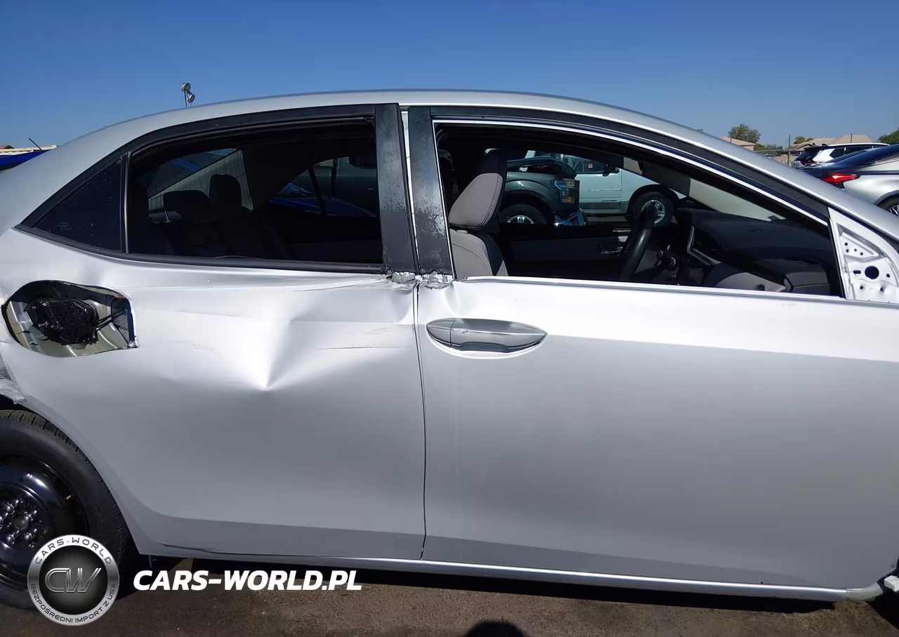 2018 Toyota Corolla Le VIN:2T1BURHE1JC117868 - 14