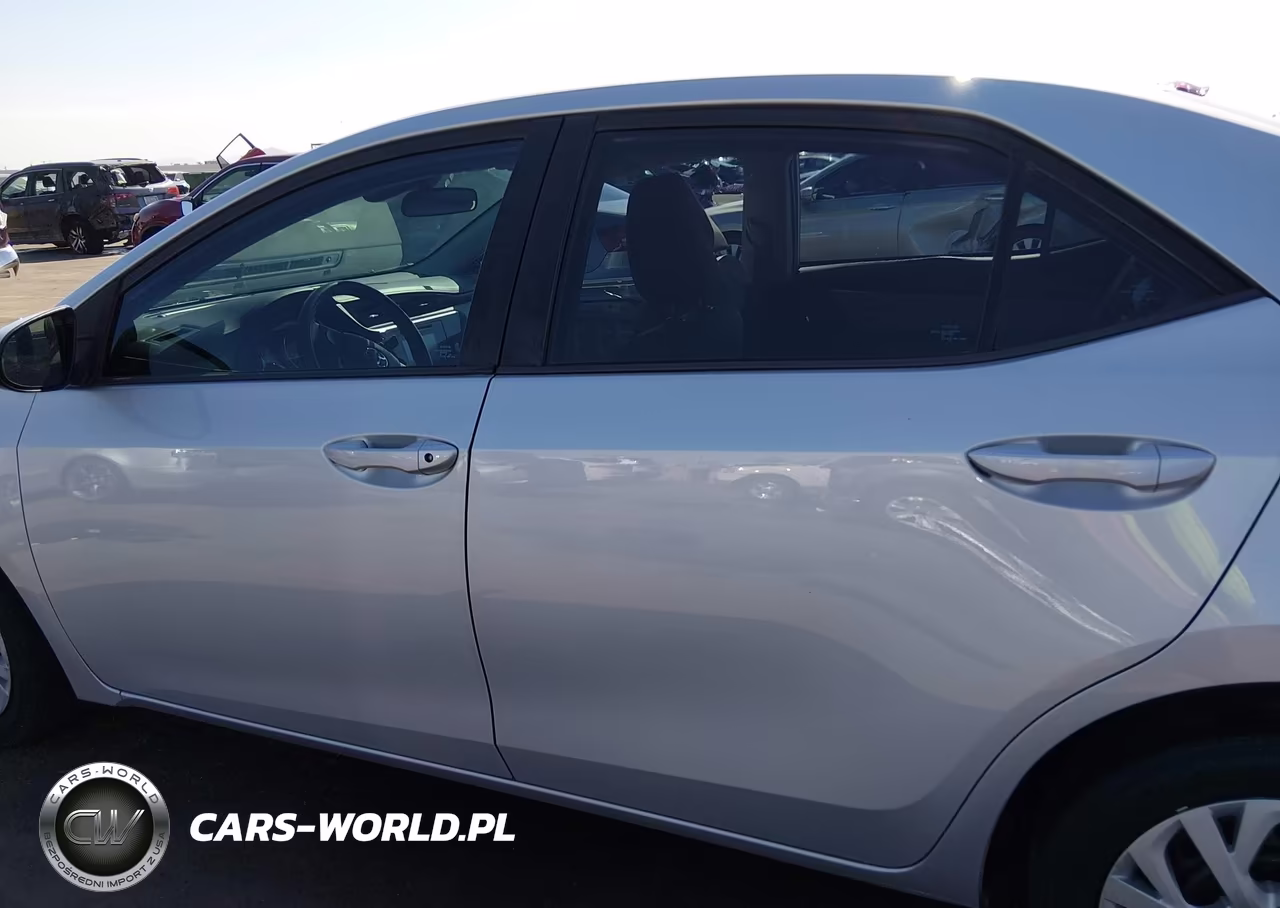 2018 Toyota Corolla Le VIN:2T1BURHE1JC117868 - 15