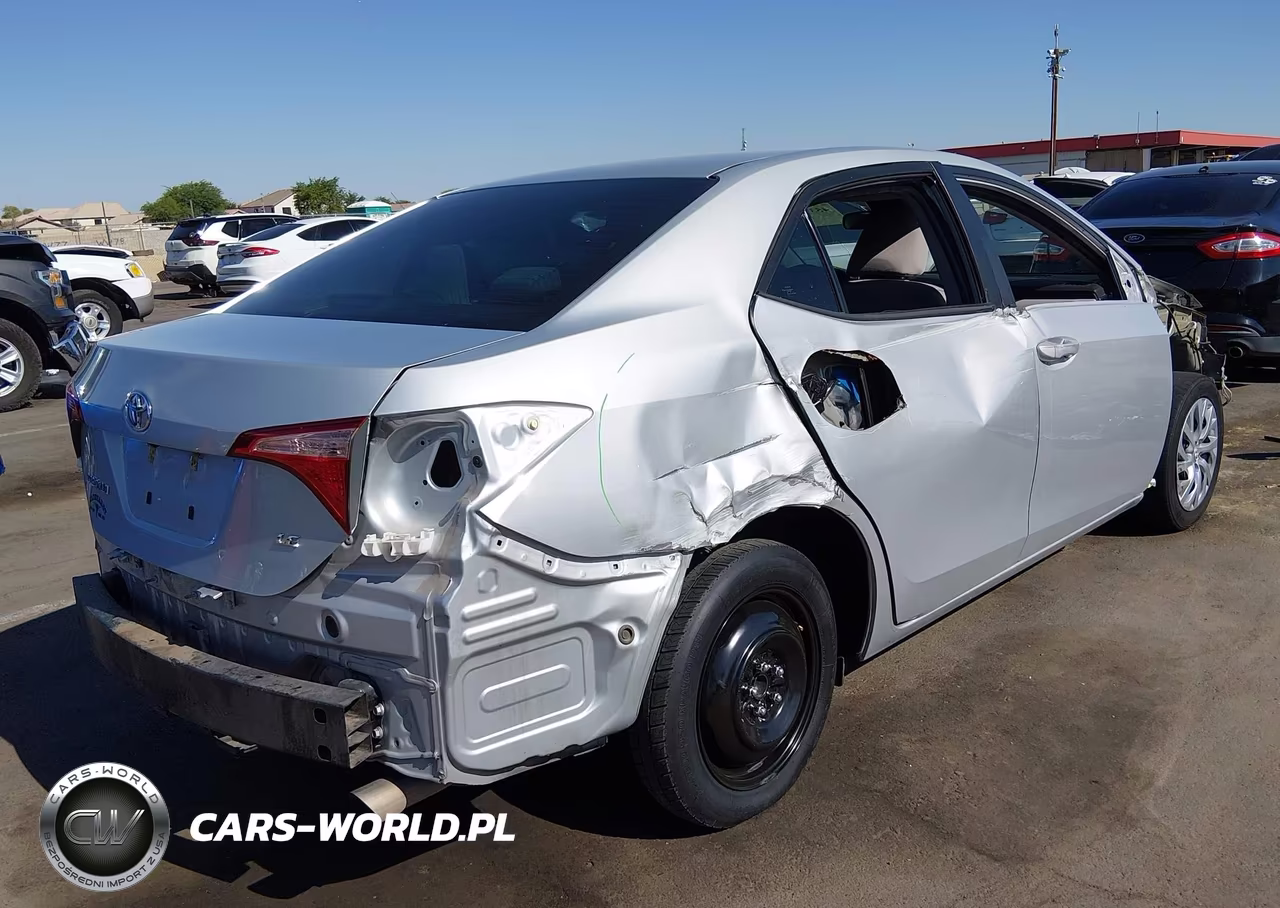 2018 Toyota Corolla Le VIN:2T1BURHE1JC117868 - 4