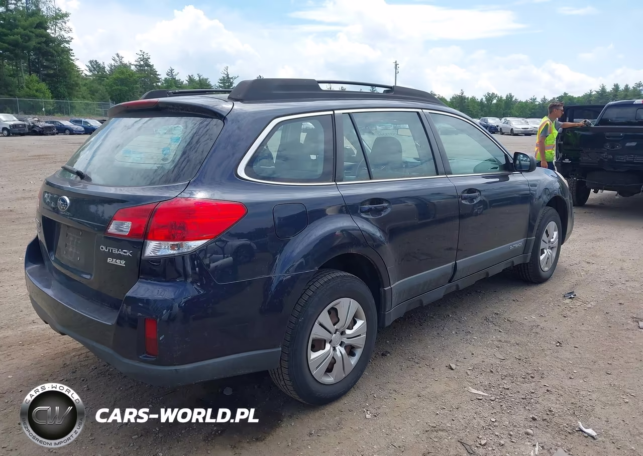 2013 Subaru Outback 2.5I VIN:4S4BRBAC6D3245212 - 4
