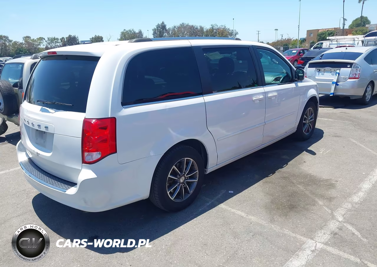 2017 Dodge Grand Caravan Sxt VIN:2C4RDGCG5HR800470 - 4