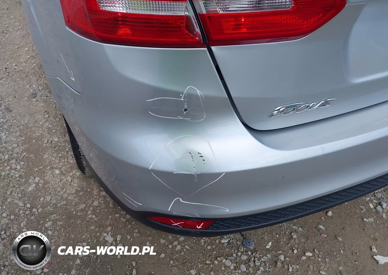 2018 Ford Focus Se VIN:1FADP3F25JL288451 - 13