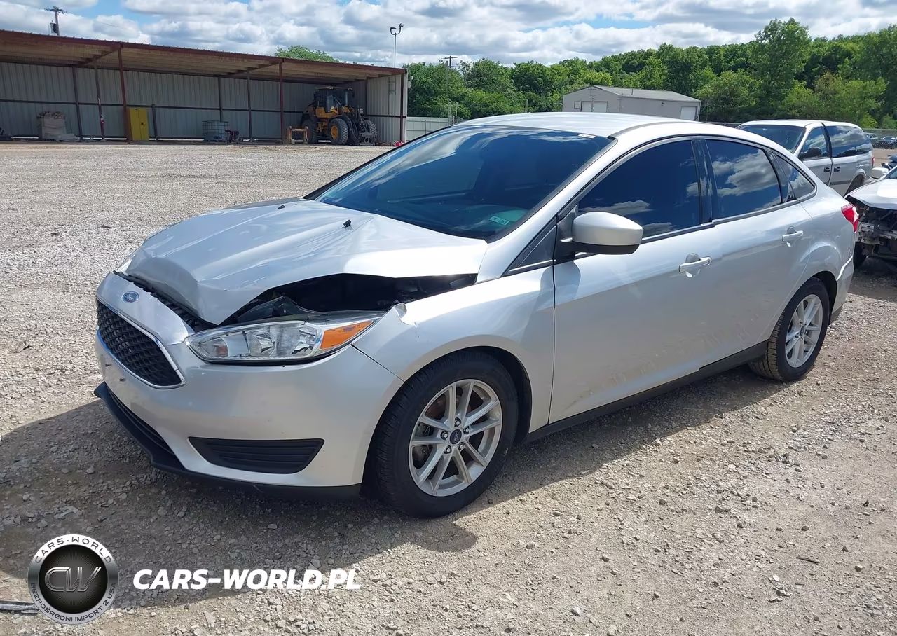 2018 Ford Focus Se VIN:1FADP3F25JL288451 - 2
