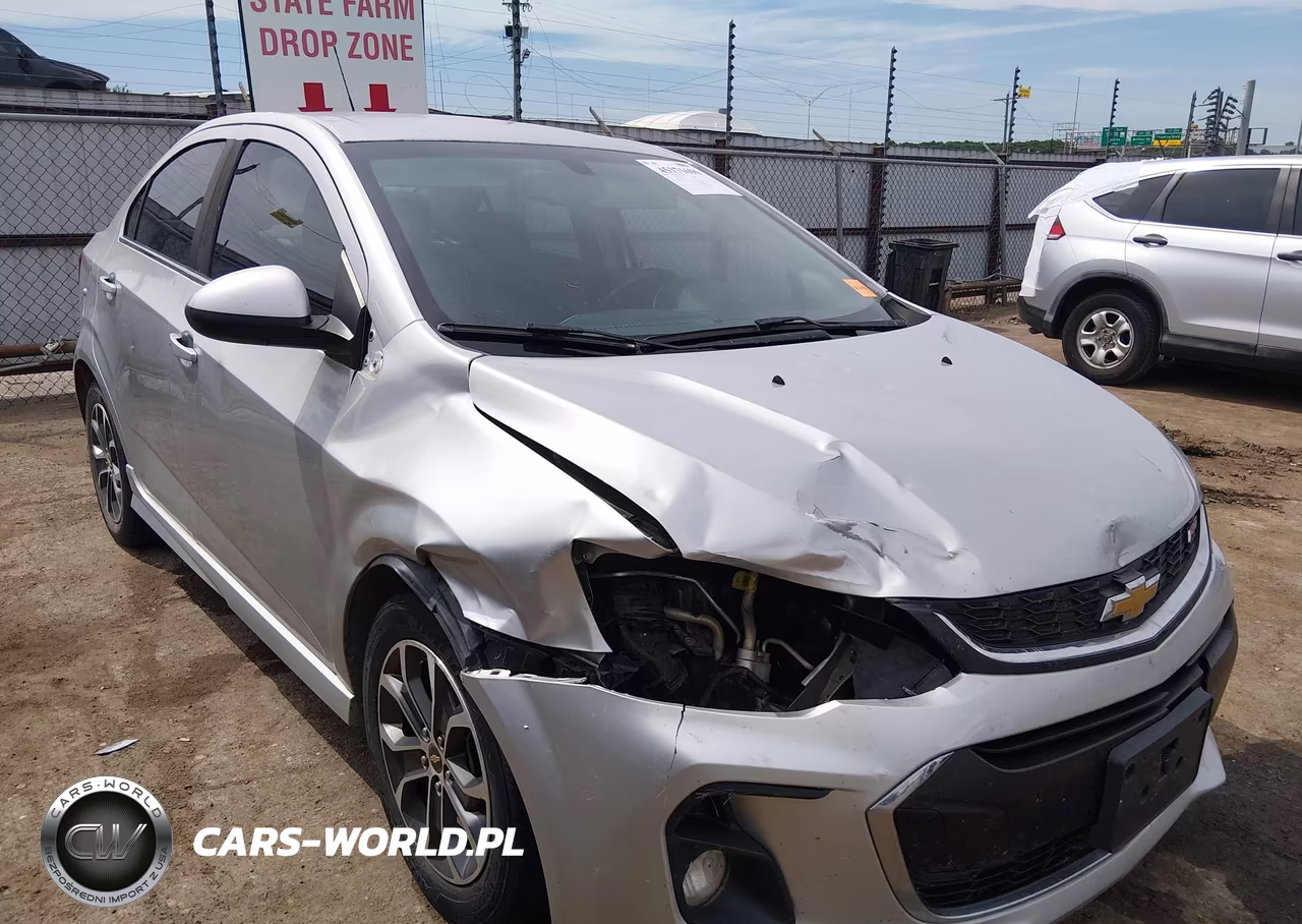 2017 Chevrolet Sonic Lt Auto – zdjęcie 1 z 17