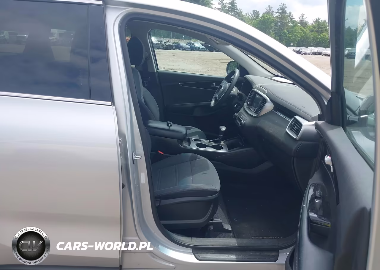 2019 Kia Sorento 3.3L Lx VIN:5XYPGDA54KG447682 - 5