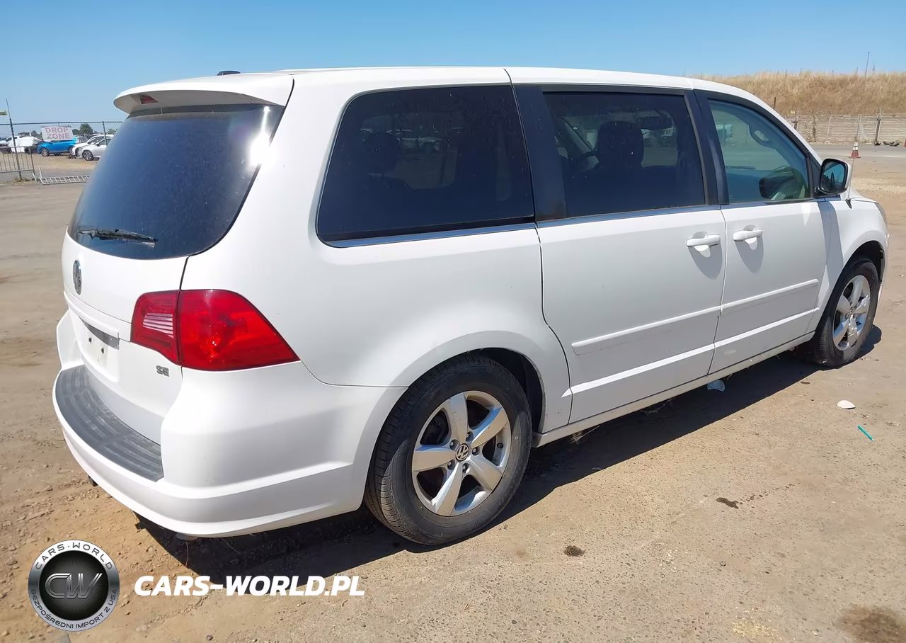 2010 Volkswagen Routan Se VIN:2V4RW3D1XAR268271 - 4