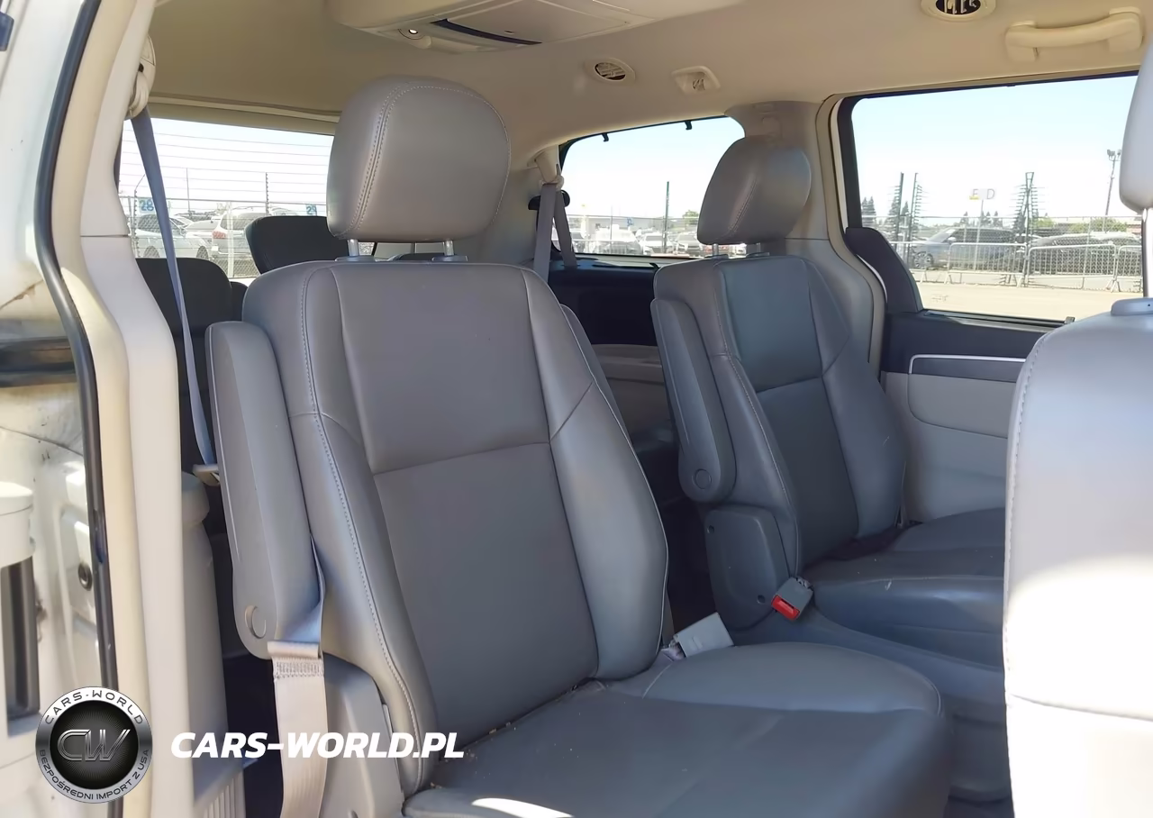 2010 Volkswagen Routan Se VIN:2V4RW3D1XAR268271 - 8