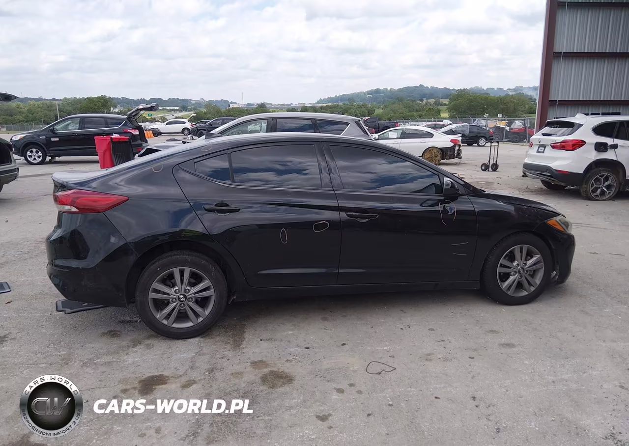 2018 Hyundai Elantra Value Edition VIN:5NPD84LF9JH217035 - 13