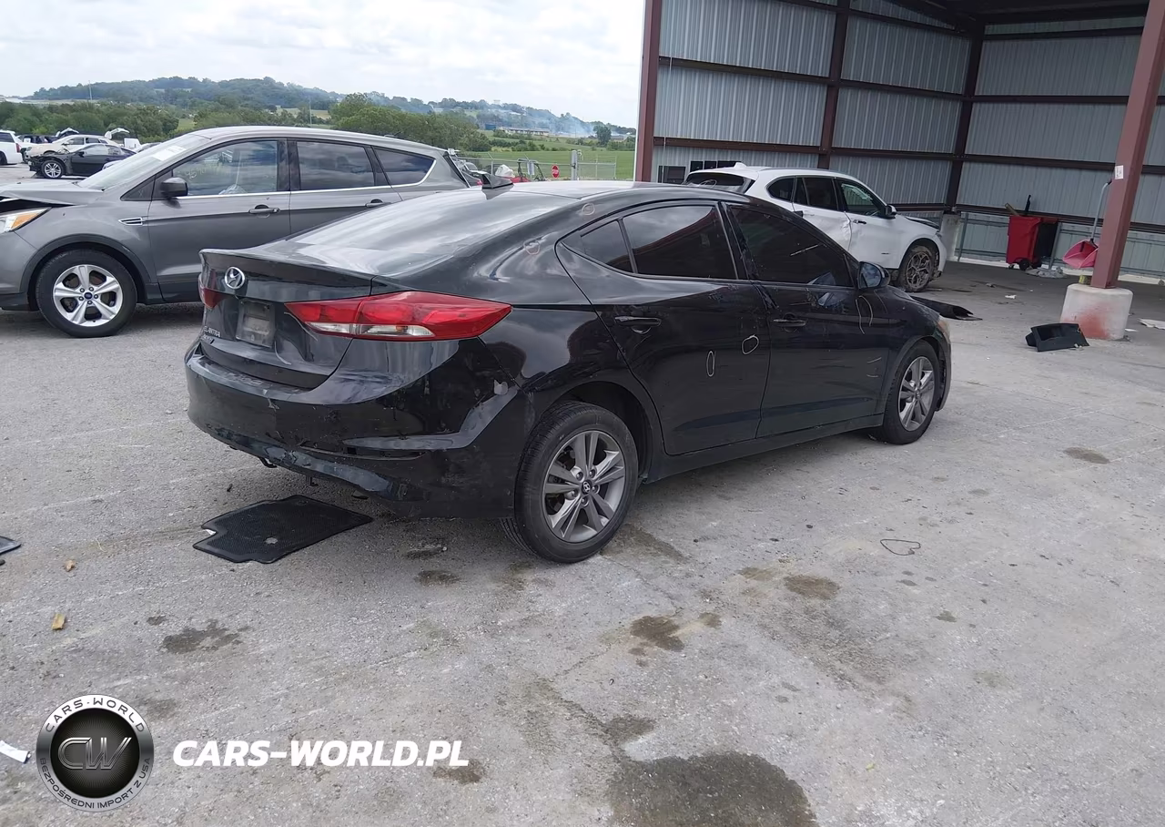 2018 Hyundai Elantra Value Edition VIN:5NPD84LF9JH217035 - 4