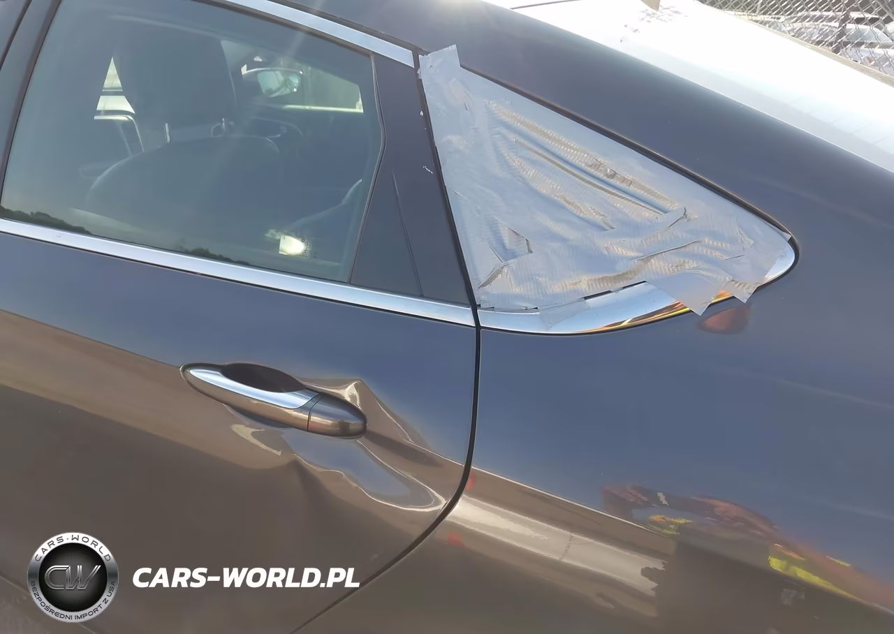 2015 Chrysler 200 C VIN:1C3CCCCGXFN509933 - 6