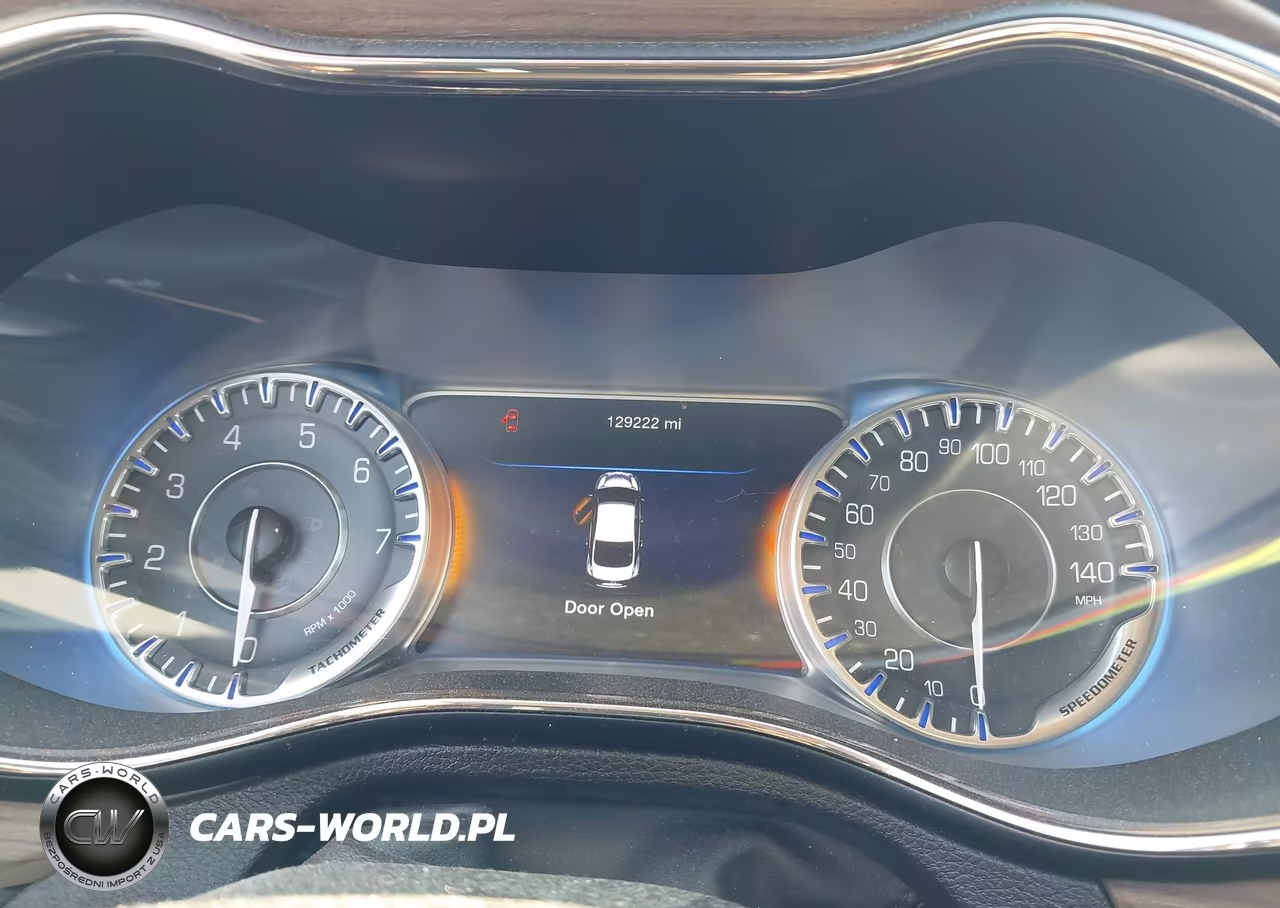 2015 Chrysler 200 C VIN:1C3CCCCGXFN509933 - 7