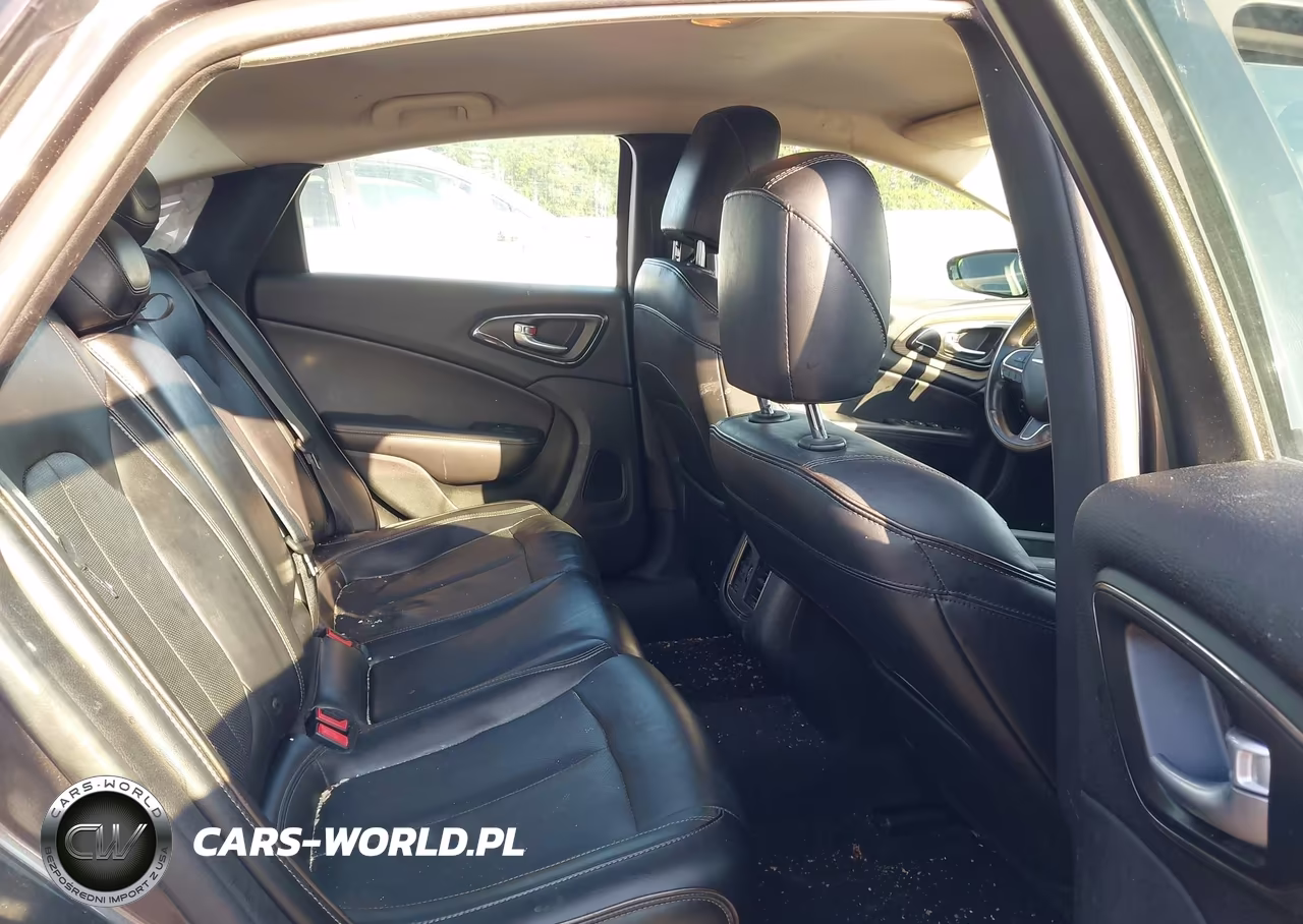 2015 Chrysler 200 C VIN:1C3CCCCGXFN509933 - 8
