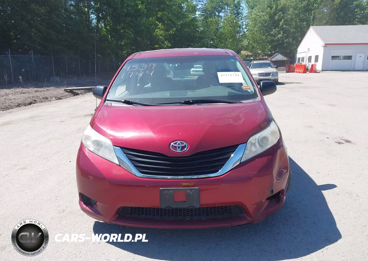 2011 Toyota Sienna Base V6 VIN:5TDZK3DC8BS052628 - 13